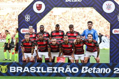 Rio, Brezilya - 11 Mayıs 2024: Brezilya Maracana Stadyumu 'nda oynanan 6. turda Flamengo ve Korintliler arasında oynanan karşılaşmada poster takımı