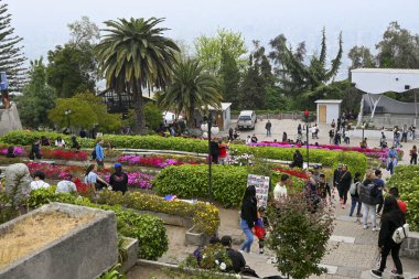 Santiago, Şili, 22 Ekim 2023, San Cristobal Sığınağı. Şehrin metropolitan bölgesinde aynı isimli bir dağda.