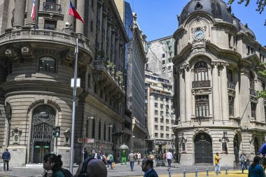 Santiago, Şili, 24 Ekim 2023, Santiago de Şili 'nin tarihi merkezi. Sokakları ve binaları var.