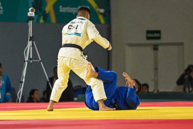 Santiago, Şili, 28 Ekim 2023, Lucas Fernandez (CHI) Judo sırasında Johan Rojas 'a karşı - 2023 Pan Amerikan Oyunları' nda erkekler -60 kilo
