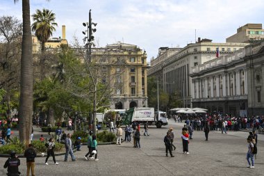Santiago, Şili, 22 Ekim 2023 şehir manzarası şehir merkezindeki binaların ve sokakların mimarisini gösteriyor.