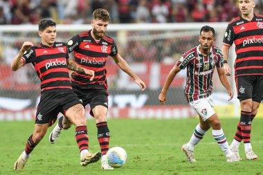 Rio, Brezilya - 23 Haziran 2024: Ayrton Lucas Fluminense ile Flamengo arasındaki maçta Brezilya Şampiyonası, Maracana Stadyumu 'nda 11. tur