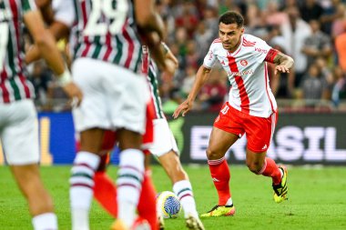 Rio, Brezilya - Temmuz 04 2024: Maracana Stadyumu 'nda oynanan 14. turda Fluminense ve Internacional arasındaki maçta Alan Patrick oynuyordu.