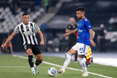 Rio, Brezilya - 27 Temmuz 2024: Matheus Henrique, Brezilya Şampiyonası 'nda Botafogo ile Cruzeiro arasında oynanan maçta Nilton Santos Stadyumu' nda 20.