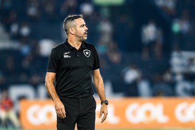 Rio, Brezilya - 27 Temmuz 2024: Botafogo ile Cruzeiro arasındaki maçta Artur Jorge oyuncusu Brezilya Şampiyonası, Nilton Santos Stadyumu 'nda 20. tur