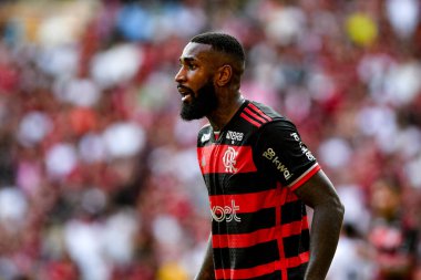 Rio, Brezilya - 28 Temmuz 2024: Gerson oyuncusu Flamengo x Atletico-GO arasında oynanan maçta Brezilya Şampiyonası, Maracana Stadyumu 'nda 20. tur