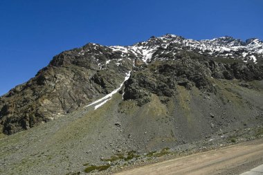 Yazın Andes Dağı 'nda, Portillo' ya giderken çok az kar vardı.