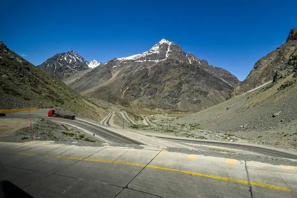 stock image Los Caracoles desert highway, with many curves, in the Andes mountains. Way to Portillo