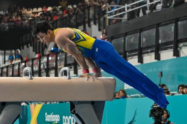 Santiago, Şili, 23 Ekim 2023, Arthur Mariano (BRA) 2023 Pan Amerikan Oyunları 'nda erkek Artistik
