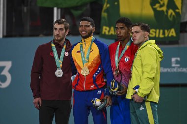 Santiago, Şili, 28 Ekim 2023, Willis Garcia (VEN), altın, Julien Frascadore (CAN), gümüş ve Orlando Polanco (CUB), Willian Lima (BRA), bronz, judo sırasında - erkekler - 66kg Pan Amerikan Oyunları