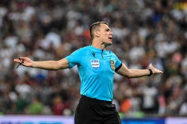 Rio, Brezilya - Eylül 01, 2024: Paulo Cesar Zanovelli da Silva (FIFA) hakem Fluminense ile Sao Paulo arasında oynanan maçta Maracana Stadyumu 'nda 25.
