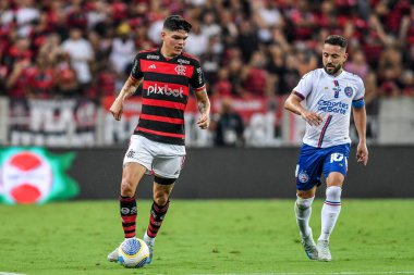 Rio, Brezilya - Eylül 12 2024: Luiz Araujo ve Everton Ribeiro Brezilya Kupası 'nda Flamengo x Bahia arasında oynanan maçta Maracana Stadyumu' nda çeyrek final maçı