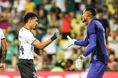 Rio, Brezilya - 21 Eylül 2024: Adryelson ve John Fluminense ile Botafogo arasındaki maçta Brezilya Şampiyonası, Maracana Stadyumu 'nda 27.