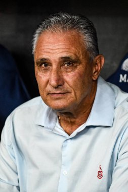 Rio, Brezilya - 29 Eylül 2024: Brezilya Şampiyonası 'nda oynanan Flamengo x Athletico-PR maçında teknik direktör, Maracana Stadyumu' nda 27.