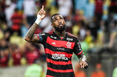 Rio, Brezilya - 29 Eylül 2024: Gerson oyuncusu Flamengo x Athletico-PR maçında Brezilya Şampiyonası, Maracana Stadyumu 'nda 27.