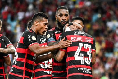 Rio, Brezilya - 29 Eylül 2024: Gerson oyuncusu Flamengo x Athletico-PR maçında Brezilya Şampiyonası, Maracana Stadyumu 'nda 27.
