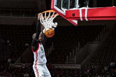 Rio, Brezilya - 24 Ekim 2024: Maracanazinho Stadyumu 'nda oynanan maçta Flamengo x Corinthians ile Yeni Brezilya Basketbolu (NBB), 03. tur, sezon 2024-25