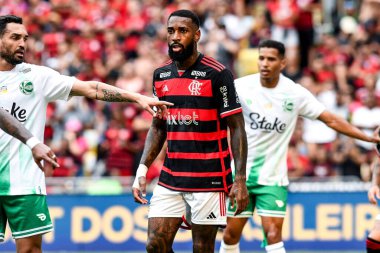 Rio, Brezilya - 26 Ekim 2024: Gerson oyuncusu Flamengo x Juventude arasında oynanan maçta Brezilya Şampiyonası, 31. Raund Maracana Stadyumu