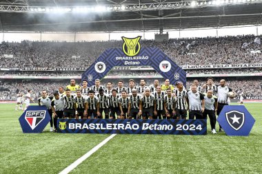 Rio, Brezilya, 8 Aralık 2024 - Brezilya Şampiyonası 'nda Botafogo ile Sao Paulo arasında oynanan ve Nilton Santos Stadyumu' nda oynanan 36.
