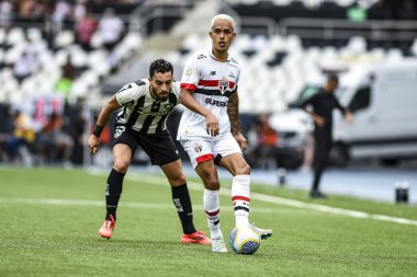 Rio, Brezilya, 8 Aralık 2024 - Botafogo ile Sao Paulo arasındaki maçta Igor Vinicius Nilton Santos Stadyumu 'nda oynanan 36.
