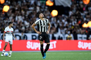 Rio, Brezilya, 8 Aralık 2024 - Brezilya Şampiyonası 'nda Botafogo ile Sao Paulo arasında oynanan maçta Adryelson oyuncusu, Nilton Santos Stadyumu' nda 36.