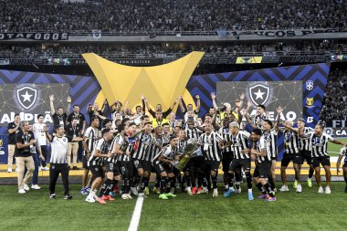 Rio, Brezilya, 8 Aralık 2024 - Oyuncular Brezilya Şampiyonası 'nda Botafogo-Sao Paulo maçında Nilton Santos Stadyumu' nda oynanan 36.