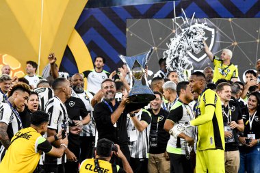 Rio, Brezilya, 8 Aralık 2024 - Artur Jorge, Botafogo ile Sao Paulo arasındaki maçta Nilton Santos Stadyumu 'nda oynanan 36.