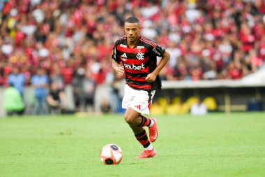 Rio, Brezilya - 16 Mart 2025: De La Cruz, Flamengo x Fluminense ile Maracana Stadyumu 'nda oynanan 2025 Carioca Şampiyonası final maçı sırasında