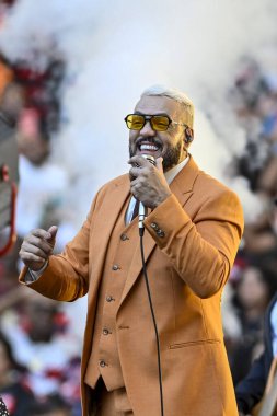Rio, Brezilya - Abril 27, 2025: Maracana Stadyumu 'ndaki Brezilya Şampiyonası' nda Flamengo x Corinthians arasında oynanan maçta şarkıcı Belo 'nun sunumu