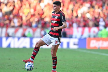 Rio, Brezilya - Abril 27, 2025: Flamengo x Corinthians arasında oynanan maçta Ayrton Lucas oyuncusu Maracana Stadyumu 'nda Brezilya Şampiyonası' nın 6rd.