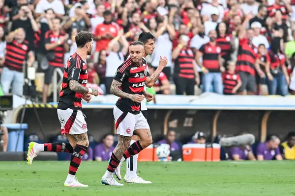 Rio, Brezilya - Abril 27, 2025: Maracana Stadyumu 'nda düzenlenen Brezilya Şampiyonası' nda Flamengo x Corinthians arasında oynanan maçta Everton Cebolinha oyuncusu