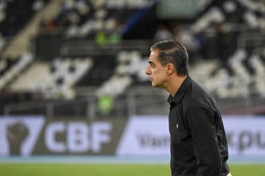 Rio, Brezilya - Abril 30, 2025: Brezilya 'nın Nilton Santos Stadyumu' nda oynanan Botafogo x Capital maçında Renato Piava koçu