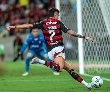 Rio de Janeiro, Brezilya - 15 Mayıs 2025: Luiz Araujo Flamengo (BRA) ile LDU (QUI) arasında Maracana Stadyumu 'nda oynanan futbol maçında