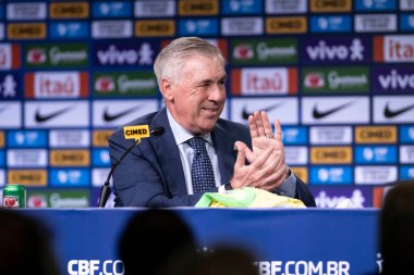 Rio de Janeiro, Brezilya - 26 Mayıs 2025: Brezilya erkek milli futbol takımını Pazartesi öğleden sonra Grant Hyatt Hotel 'de yeni koç Carlo Ancelotti duyurdu., 