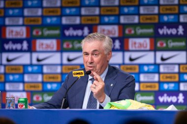 Rio de Janeiro, Brezilya - 26 Mayıs 2025: Brezilya erkek milli futbol takımını Pazartesi öğleden sonra Grant Hyatt Hotel 'de yeni koç Carlo Ancelotti duyurdu., 