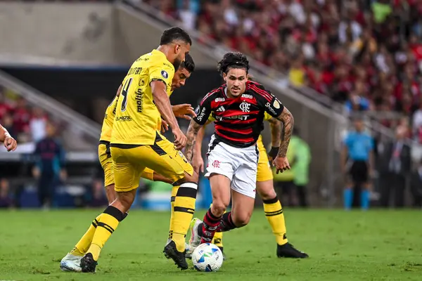 Rio de Janeiro, Brezilya - 28 Mayıs 2025, Pedro Flamengo ve Deportivo Tachira 'ya karşı oynanan maçta 2025 Libertadores Kupası için Maracana Stadyumu' nda