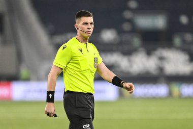 Rio, Brezilya - 16 Temmuz 2025: Lucas Casa Grande hakemi Botafogo x Vitoria ile Nilton Santos Stadyumu 'ndaki Brezilya Şampiyonası' nın 14. turu arasında oynanan maçta