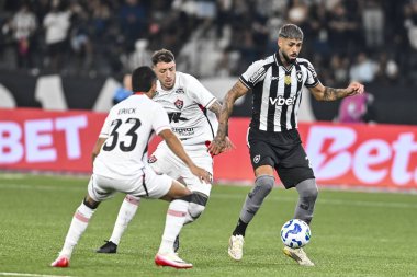 Rio, Brezilya - 16 Temmuz 2025: Botafogo x Vitoria ile Nilton Santos Stadyumu 'nda oynanan maçta Alexander Barboza oyuncusu