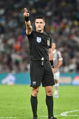 Rio, Brezilya - 17 Temmuz 2025: Rafael Rodrigo Klein Maracana Stadyumu 'nda oynanan Fluminense x Cruzeiro maçında Brezilya Şampiyonası' nın 14. raundunda hakem