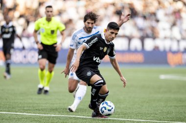 Rio, Brezilya - Ağustos 02, 2025: Botafogo x Cruzeiro arasındaki maç sırasında Nilton Santos Stadyumu 'nda oynanan Brezilya Şampiyonası' nın 18. turunda Savarino oyuncusu