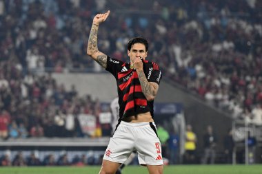 Rio, Brezilya - 24 Ağustos 2025: Maracana Stadyumu 'nda oynanan Flamengo x Vitoria maçında Pedro oyuncusu