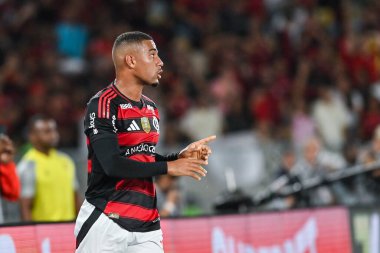 Rio, Brezilya - 24 Ağustos 2025: Maracana Stadyumu 'nda oynanan Flamengo x Vitoria maçında Samuel Lino oyuncusu