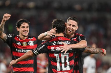 Rio, Brezilya - 24 Ağustos 2025: De Arrascaeta oyuncusu Flamengo x Vitoria arasında oynanan maçta Maracana Stadyumu 'nda oynanan Brezilya Şampiyonası' nın 21. turunda