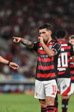 Rio, Brezilya - 24 Ağustos 2025: De Arrascaeta oyuncusu Flamengo x Vitoria arasında oynanan maçta Maracana Stadyumu 'nda oynanan Brezilya Şampiyonası' nın 21. turunda