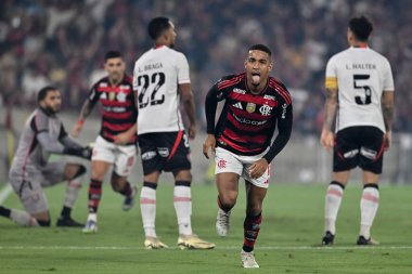 Rio, Brezilya - 24 Ağustos 2025: Maracana Stadyumu 'nda oynanan Flamengo x Vitoria maçında Pedro oyuncusu
