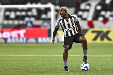 Rio, Brezilya - Ekim 01, 2025: Nilton Santos Stadyumu 'nda düzenlenen Botafogo x Bahia maçında Cuiabano oyuncusu