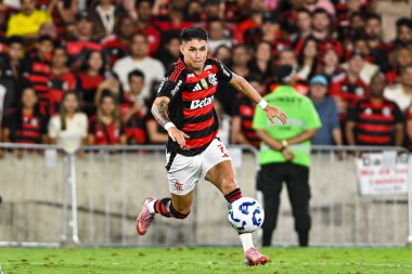 Rio, Brezilya - Ekim 02, 2025: Luiz Araujo oyuncusu Flamengo x Cruzeiro arasında oynanan maçta Maracana Stadyumu 'nda düzenlenen Brezilya Şampiyonası' nın 26.