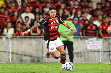Rio, Brezilya - Ekim 02, 2025: Luiz Araujo oyuncusu Flamengo x Cruzeiro arasında oynanan maçta Maracana Stadyumu 'nda düzenlenen Brezilya Şampiyonası' nın 26.