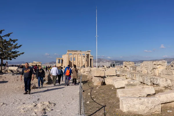 Atenas Grécia Outubro 2022 Grupo Turistas Frente Erechtheion Templo Athena — Fotografia de Stock