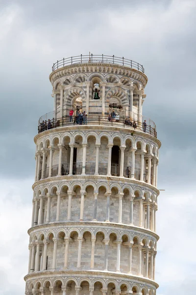 Pisa Itálie Května 2019 Turisté Vrcholu Štíhlé Věže Pise Proslulá — Stock fotografie
